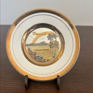The Art of Chokin Engraved Hawaii Plate 24K Gold Gilded with Stand 4 in.